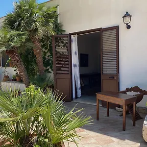 https://kleines-refugium-unter-palmen.sicilyhotelsitaly.net