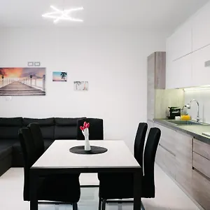 https://laras-san-giovanni-lupatoto.hotelinveneto.com