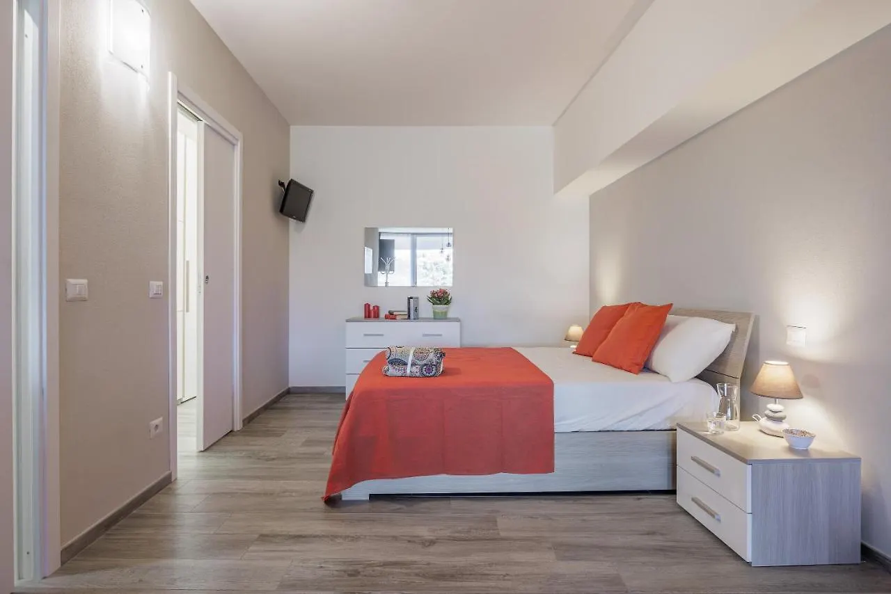 Siena Living Apartment 0*,